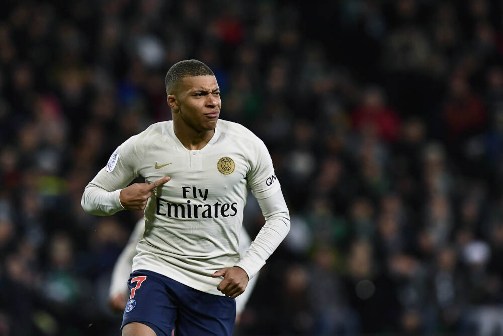 男人要懂得, 只有真心爱你的女人, 才会心甘情愿为你做这4件事!